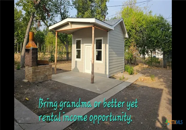 Photo 3 of Single family home for sale at 1702 S 49th Street, Temple, TX 76504 | MLS# 626343 | Listing updated on 2026-10-07