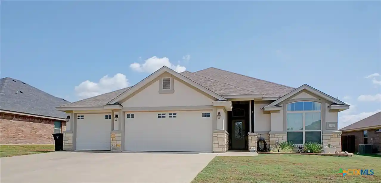 Photo 1 of Sale Pending at 7702 Zircon Dr, Killeen, TX 76542 | MLS# 626283 | Listing updated on 2026-10-21