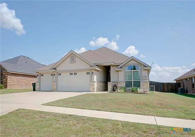 Photo 3 of Single family home for sale at 7702 Zircon Dr, Killeen, TX 76542 | MLS# 626283 | Listing updated on 2026-09-29