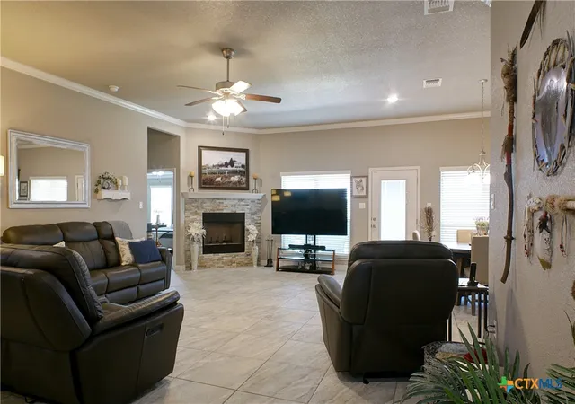 Photo 4 of Single family home for sale at 7702 Zircon Dr, Killeen, TX 76542 | MLS# 626283 | Listing updated on 2026-09-29