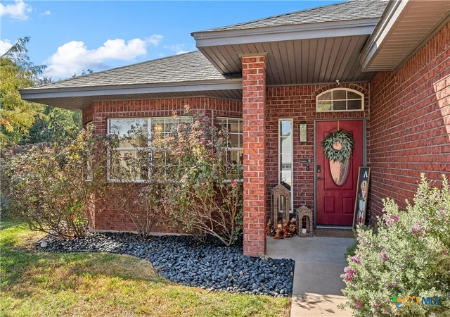 Photo 3 of Single family home for sale at 1906 Jaguar Cir, Harker Heights, TX 76548 | MLS# 626349 | Listing updated on 2026-10-06