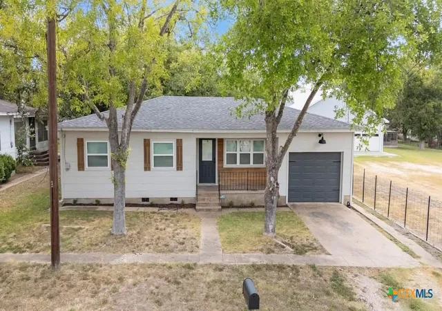 Photo 1 of Single family home for sale at 504 N Arnim, Moulton, TX 77975 | MLS# 626394 | Listing updated on 2026-09-27