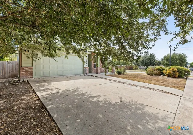 Photo 2 of Single family home for sale at 5303 Whistle Stop Dr, Temple, TX 76502 | MLS# 626370 | Listing updated on 2026-09-29