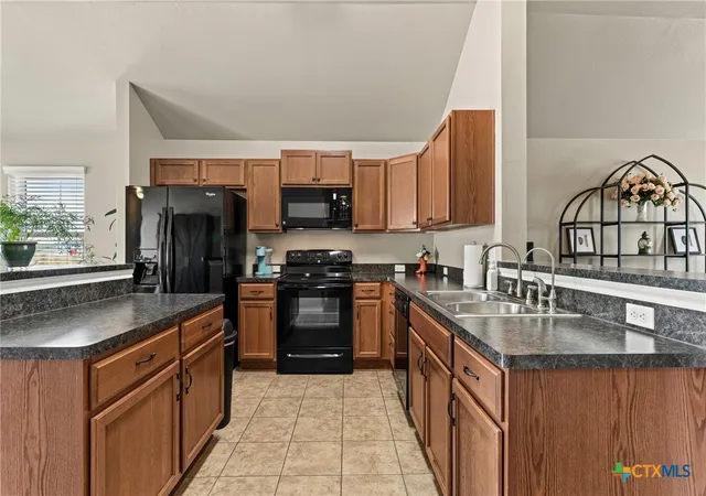 Photo 3 of Single family home for sale at 2420 Bellmont, Temple, TX 76504 | MLS# 626396 | Listing updated on 2026-10-08