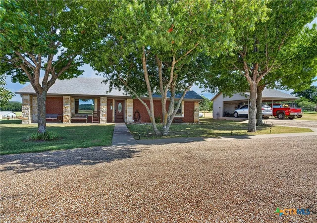 Photo 1 of Single family home for sale at 11121 E Us Hwy 84, Gatesville, TX 76528 | MLS# 626422 | Listing updated on 2026-09-28
