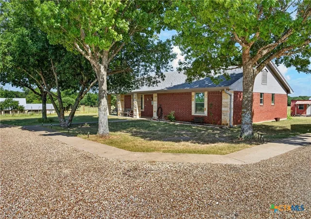 Photo 3 of Single family home for sale at 11121 E Us Hwy 84, Gatesville, TX 76528 | MLS# 626422 | Listing updated on 2026-09-28
