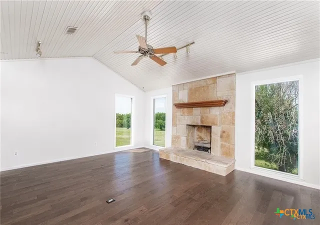 Photo 3 of Single family home for sale at 525 Teague Dr, Moody, TX 76557 | MLS# 626357 | Listing updated on 2026-10-01