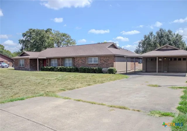 Photo 2 of Single family home for sale at 505 Ball Airport Rd, Victoria, TX 77904 | MLS# 626380 | Listing updated on 2026-09-29
