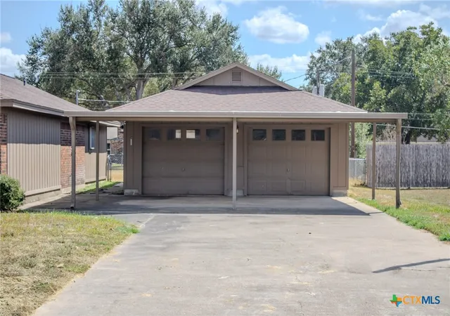 Photo 3 of Single family home for sale at 505 Ball Airport Rd, Victoria, TX 77904 | MLS# 626380 | Listing updated on 2026-09-29
