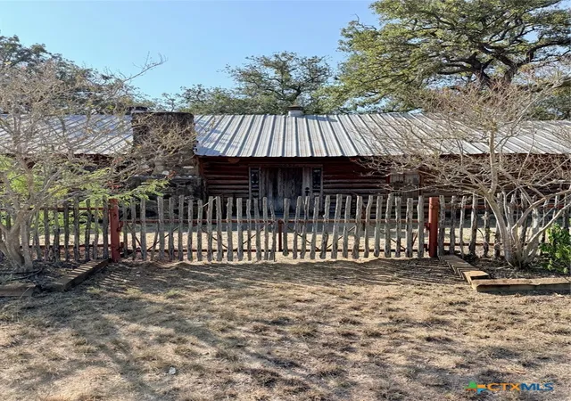 Photo 1 of Single family home for sale at 16057 E Highway 90, Kingsbury, TX 78638 | MLS# 626483 | Listing updated on 2026-09-29