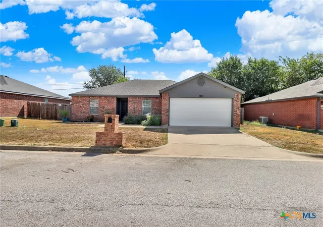 Photo 2 of Single family home for sale at 1007 E Avenue S, Belton, TX 76513 | MLS# 626014 | Listing updated on 2026-09-29