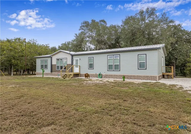 Photo 3 of Manufactured home for sale at 838 E Oak St, Goliad, TX 77963 | MLS# 626389 | Listing updated on 2026-09-29