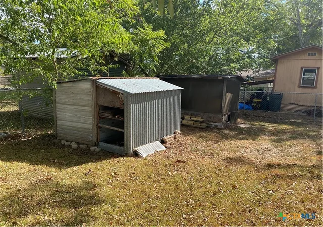 Photo 4 of Single family home for sale at 410 West 14th St, Shiner, TX 77984 | MLS# 626404 | Listing updated on 2026-09-29