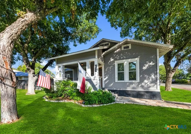 Photo 1 of Single family home for sale at 293 E Mather St, New Braunfels, TX 78130 | MLS# 626468 | Listing updated on 2026-10-01