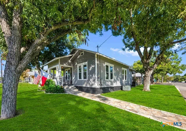 Photo 2 of Single family home for sale at 293 E Mather St, New Braunfels, TX 78130 | MLS# 626468 | Listing updated on 2026-10-01