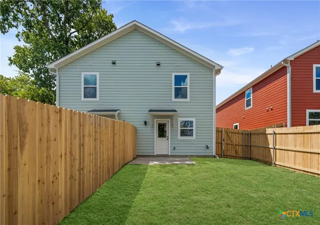 Photo 4 of Townhouse for sale at 909 S A 2nd St, Temple, TX 76504 | MLS# 626517 | Listing updated on 2026-09-29