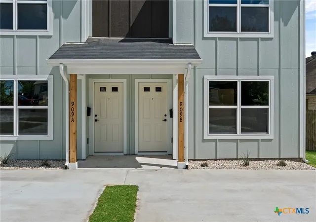 Photo 1 of Townhouse for sale at 909 S B 2nd St, Temple, TX 76504 | MLS# 626519 | Listing updated on 2026-09-29