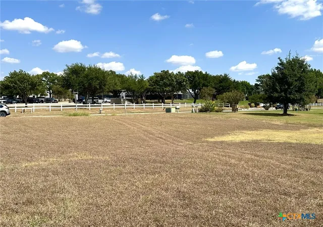 Photo 3 of Sale Pending at 4957 Wildflower Ln, Temple, TX 76502 | MLS# 626514 | Listing updated on 2026-10-01