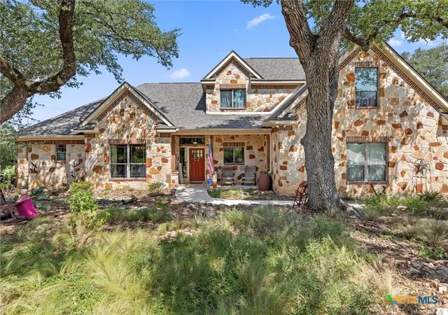 Photo 2 of Single family home for sale at 319 Hidden Pointe, New Braunfels, TX 78132 | MLS# 625838 | Listing updated on 2026-10-06