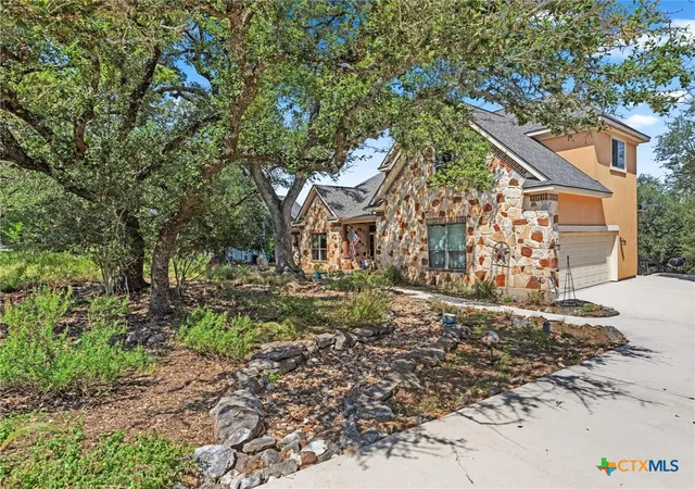 Photo 3 of Single family home for sale at 319 Hidden Pointe, New Braunfels, TX 78132 | MLS# 625838 | Listing updated on 2026-10-06