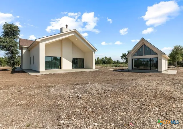 Photo 1 of Single family home for sale at 122 Stella Cherry Ct, Fredericksburg, TX 78624 | MLS# 626479 | Listing updated on 2026-09-29