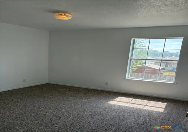 Photo 4 of House for sale at 1402 Dugger Cir, Killeen, TX 76543 | MLS# 626518 | Listing updated on 2026-09-29