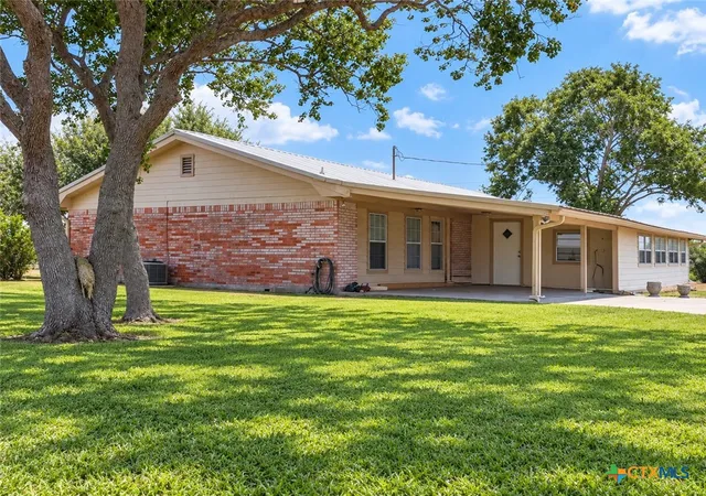 Photo 3 of Single family home for sale at 150 Sikes Rd, Port Lavaca, TX 77979 | MLS# 626194 | Listing updated on 2026-10-08