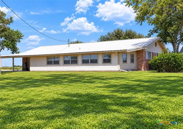 Photo 3 of Single family home for sale at 150 Sikes Rd, Port Lavaca, TX 77979 | MLS# 626194 | Listing updated on 2026-10-08