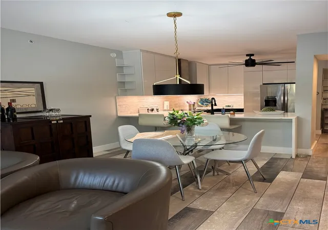 Photo 4 of Condo for sale at 54 Rainey St, Austin, TX 78701 | MLS# 626582 | Listing updated on 2026-10-07
