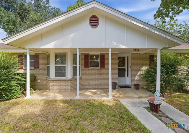 Photo 3 of Single family home for sale at 1314 Canary Ln, Seguin, TX 78155 | MLS# 626033 | Listing updated on 2026-09-30
