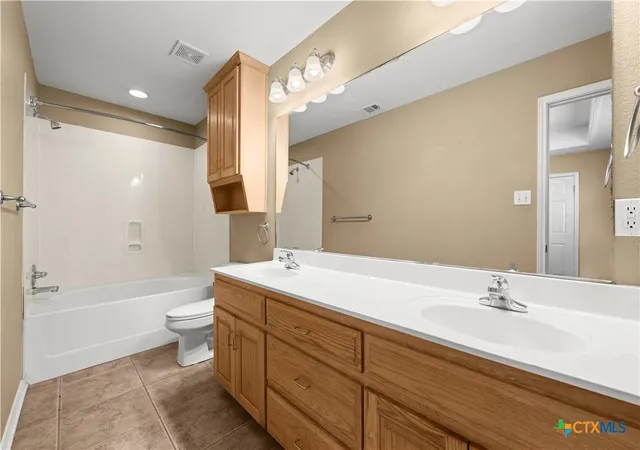 Photo 3 of House for sale at 816 Twin Oaks Dr, Temple, TX 76504 | MLS# 626392 | Listing updated on 2026-09-30