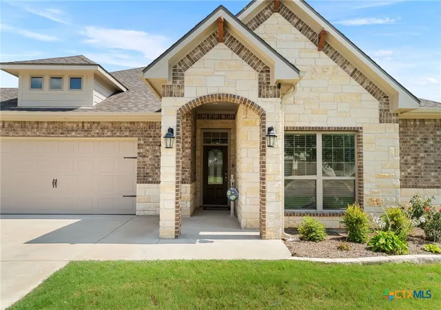 Photo 2 of Single family home for sale at 611 Raven Dr, Temple, TX 76502 | MLS# 626166 | Listing updated on 2026-10-07