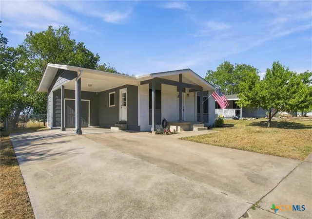 Photo 3 of Single family home for sale at 714 W Avenue, Copperas Cove, TX 76522 | MLS# 626364 | Listing updated on 2026-09-30