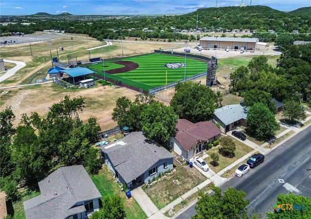 Photo 4 of Single family home for sale at 714 W Avenue, Copperas Cove, TX 76522 | MLS# 626364 | Listing updated on 2026-09-30