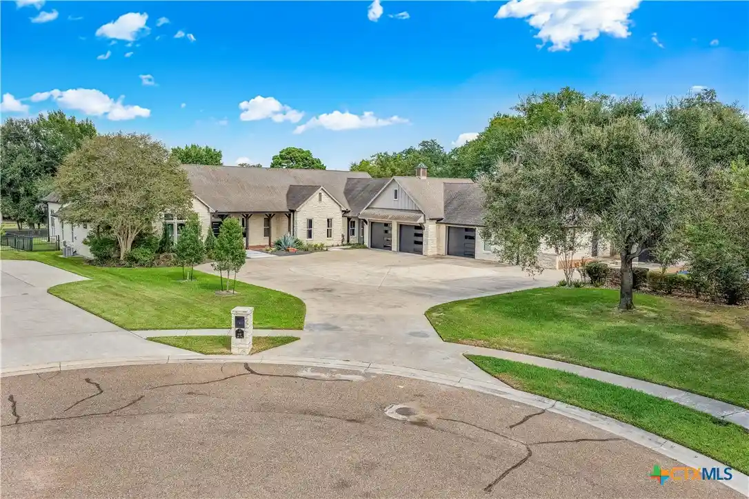 Photo 1 of Single family home for sale at 410 Iron Gate, Victoria, TX 77904 | MLS# 626101 | Listing updated on 2026-10-12