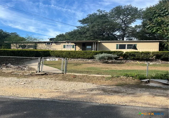 Photo 1 of Manufactured home for sale at 582 Grandview Bnd, Canyon Lake, TX 78133 | MLS# 626106 | Listing updated on 2026-09-30