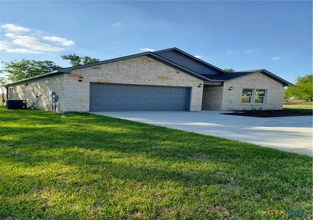 Photo 1 of Single family home for sale at 121 Spanish Oak Trl, Cameron, TX 76520 | MLS# 626627 | Listing updated on 2026-09-30