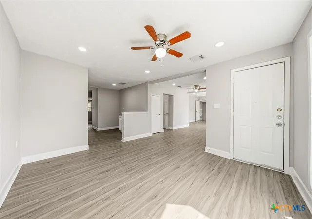 Photo 3 of Single family home for sale at 1585 E Central, Lorena, TX 76655 | MLS# 625208 | Listing updated on 2026-10-01