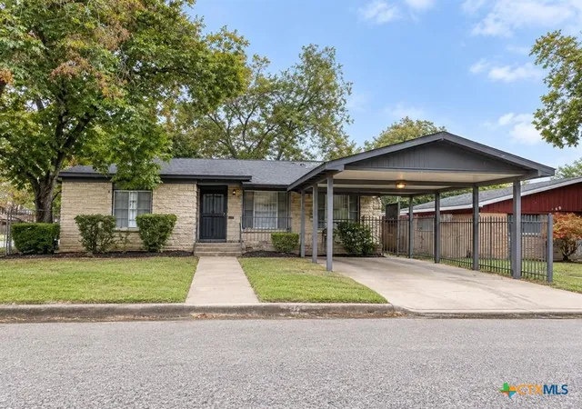 Single family home for sale at 350 Cosgrove St, San Antonio, TX 78210 | MLS# 626647