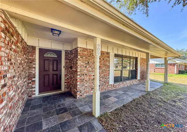 Photo 2 of Single family home for sale at 909 Anderson St, Hearne, TX 77859 | MLS# 626638 | Listing updated on 2026-10-01