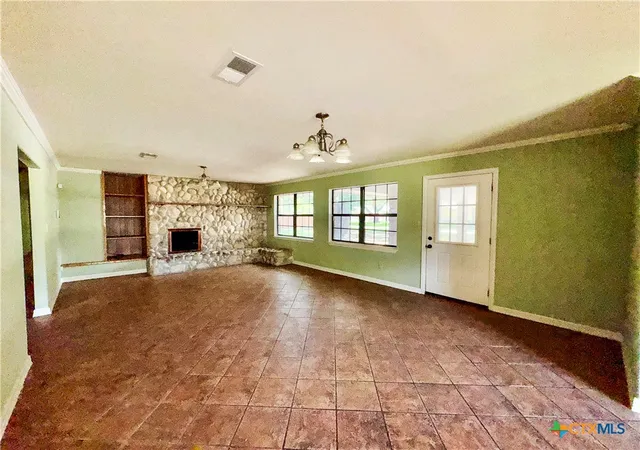 Photo 3 of Single family home for sale at 909 Anderson St, Hearne, TX 77859 | MLS# 626638 | Listing updated on 2026-10-01