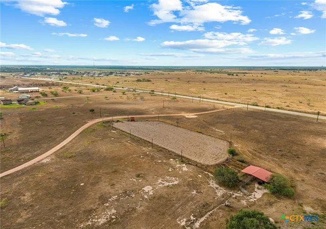 Photo 4 of Single family home for sale at 6903 Fm 236, Victoria, TX 77905 | MLS# 626713 | Listing updated on 2026-10-02