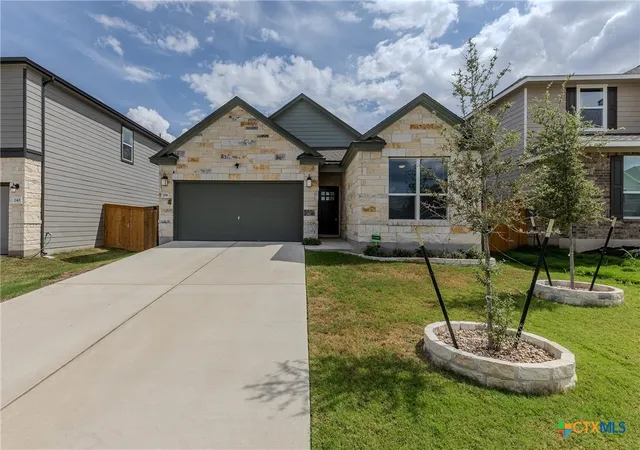 Photo 1 of Single family home for sale at 236 Colonel Mcnally Loop, Jarrell, TX 76537 | MLS# 626724 | Listing updated on 2026-10-06
