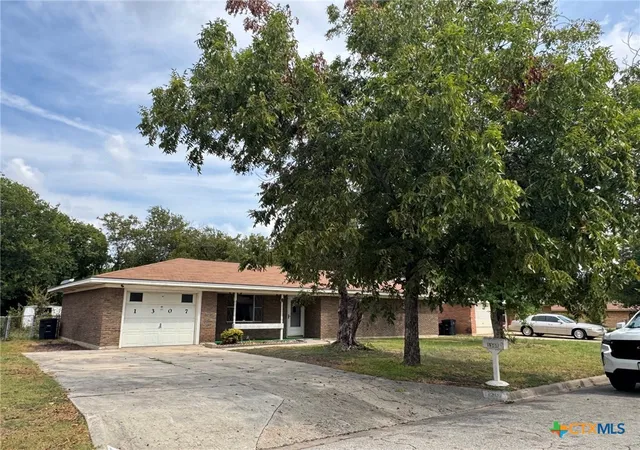Photo 2 of Single family home for sale at 1307 Duval Dr, Killeen, TX 76541 | MLS# 626731 | Listing updated on 2026-10-05