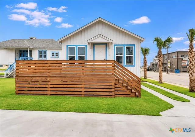 Photo 1 of Condo for sale at 340 N Alister St #6, Port Aransas, TX 78373 | MLS# 626785 | Listing updated on 2026-10-01