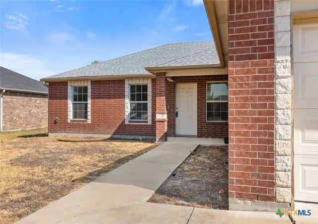 Photo 3 of Single family home for sale at 204 Mcfaddan Ln, Temple, TX 76502 | MLS# 626556 | Listing updated on 2026-10-01