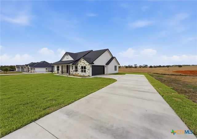 Photo 3 of Single family home for sale at 152 Creekwood Dr, Gonzales, TX 78629 | MLS# 626801 | Listing updated on 2026-10-02