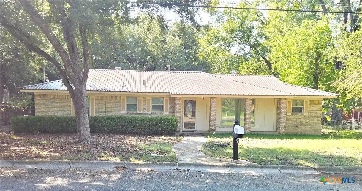 Single family home for sale at 1408 W 4th Street, Lampasas, TX 76550 | MLS# 626703