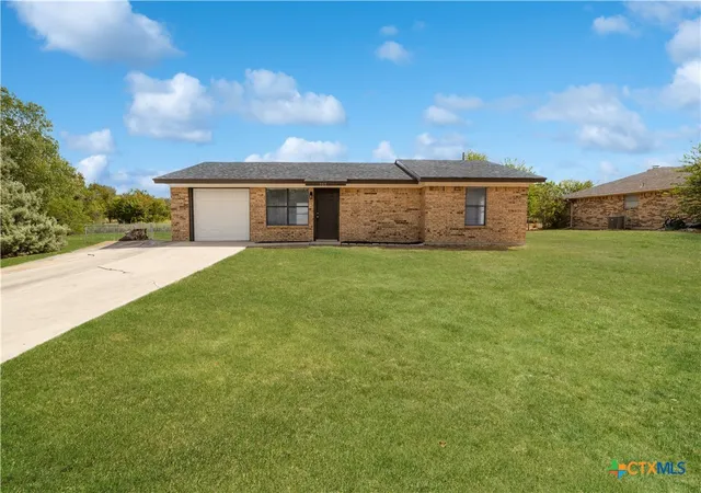 Photo 1 of Single family home for sale at 305 Skyview Cir, Troy, TX 76579 | MLS# 626830 | Listing updated on 2026-10-02