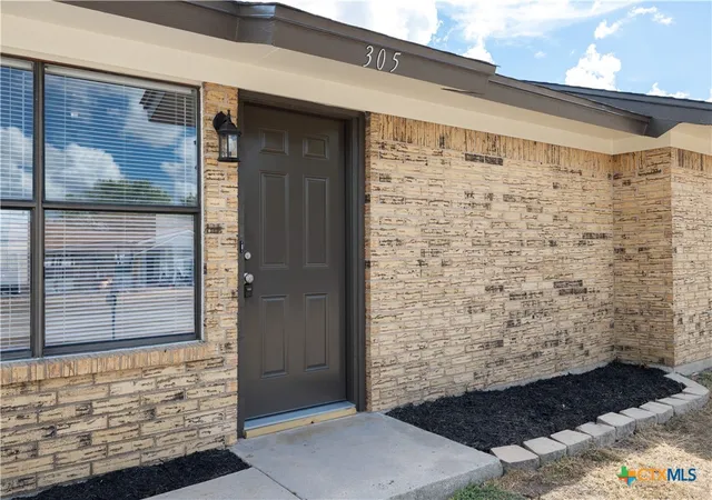Photo 3 of Single family home for sale at 305 Skyview Cir, Troy, TX 76579 | MLS# 626830 | Listing updated on 2026-10-02